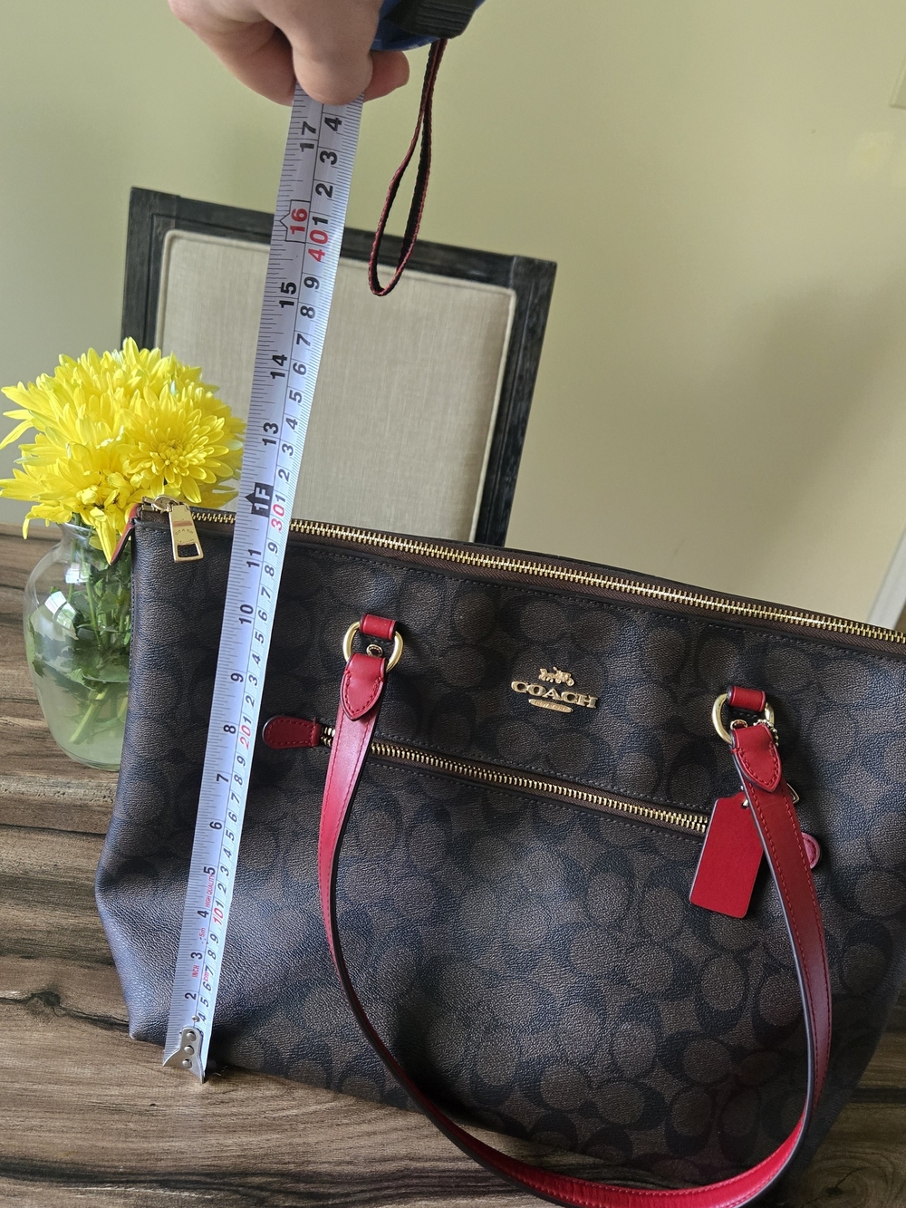 Coach Signature Tote - Picture 10 of 11
